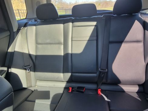 Used 2010 Mercedes-Benz GLK 350 4MATIC image 16