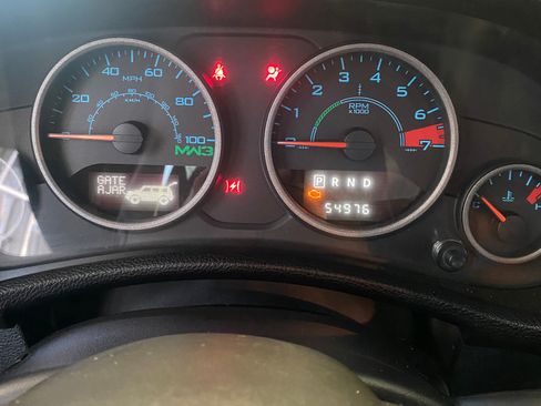Used 2012 Jeep Wrangler Rubicon AWD/4WD image 9
