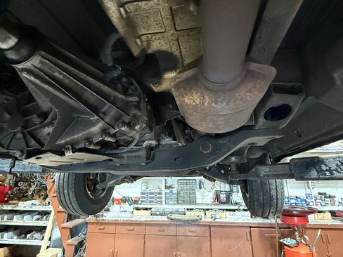 Used 2005 Chevrolet Astro Passenger AWD w/ LS Preferred Equipment Group image 16