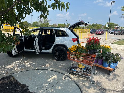 Used 2013 Jeep Grand Cherokee Trailhawk image 2