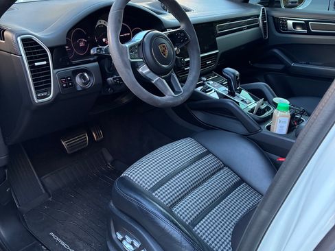 Used 2021 Porsche Cayenne GTS image 10
