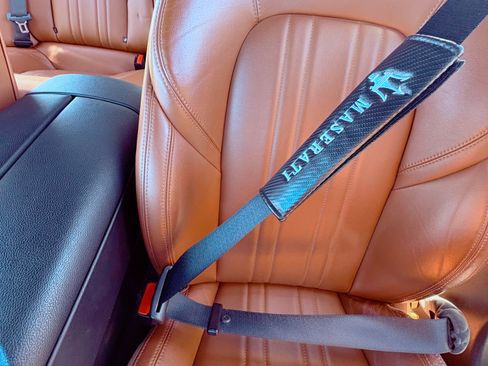 Used 2015 Maserati Ghibli image 24