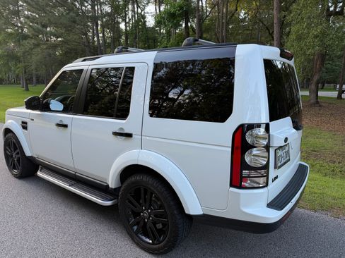 Used 2016 Land Rover LR4 HSE Silver Edition image 5