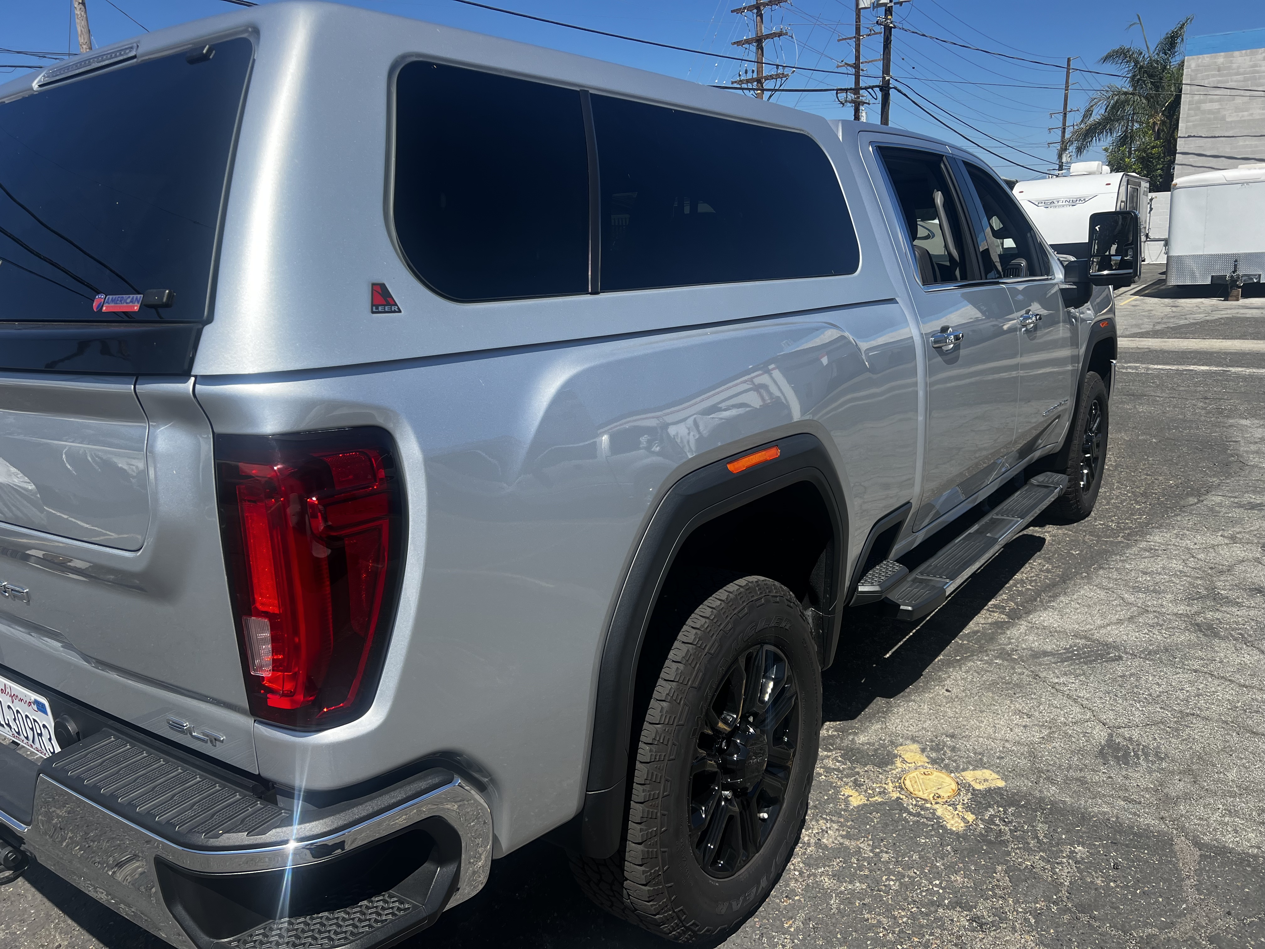 Used 2023 GMC Sierra 2500 SLT w/ SLT Convenience Package RWD image 9