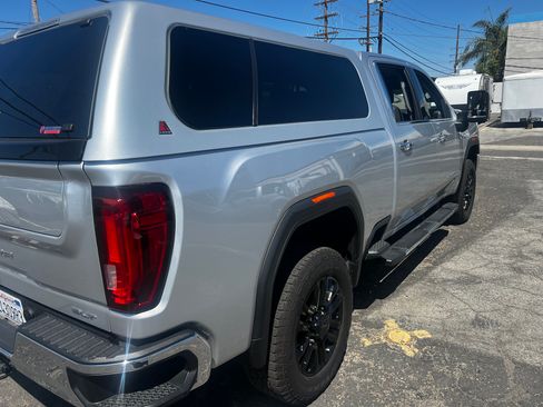 Used 2023 GMC Sierra 2500 SLT w/ SLT Convenience Package RWD image 9