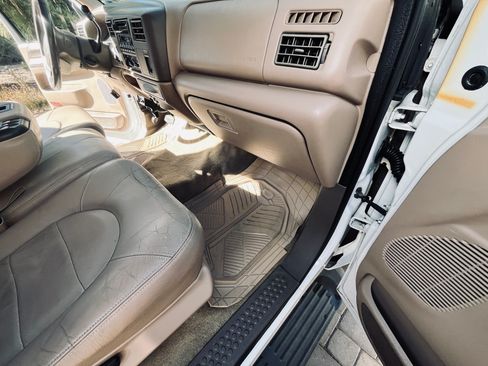 Used 1999 Ford F350 4x4 Crew Cab DRW Super Duty image 11