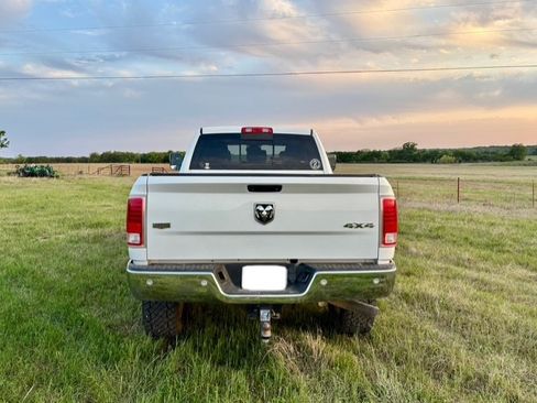 Used 2016 RAM 2500 Laramie w/ Convenience Group image 9