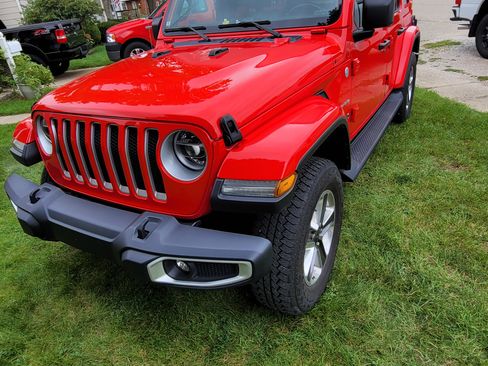 Used 2020 Jeep Wrangler Unlimited Sahara w/ Dual Top Group image 4