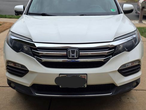 Used 2017 Honda Pilot Touring image 6
