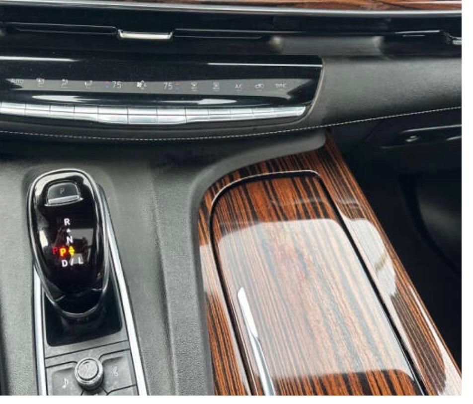 Used 2020 Cadillac Escalade Luxury AWD/4WD image 14