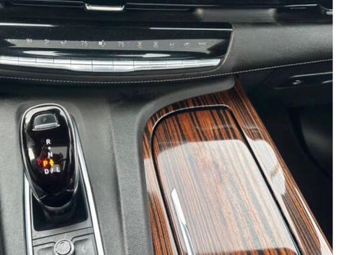 Used 2020 Cadillac Escalade Luxury AWD/4WD image 14