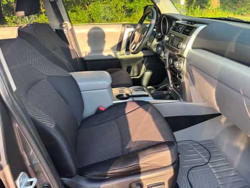 Used 2012 Toyota 4Runner SR5 w/ Convenience Pkg RWD image 12