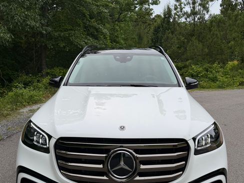Used 2024 Mercedes-Benz GLS 450 4MATIC image 13