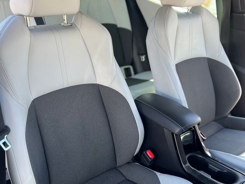 Used 2019 Toyota Corolla XSE image 18