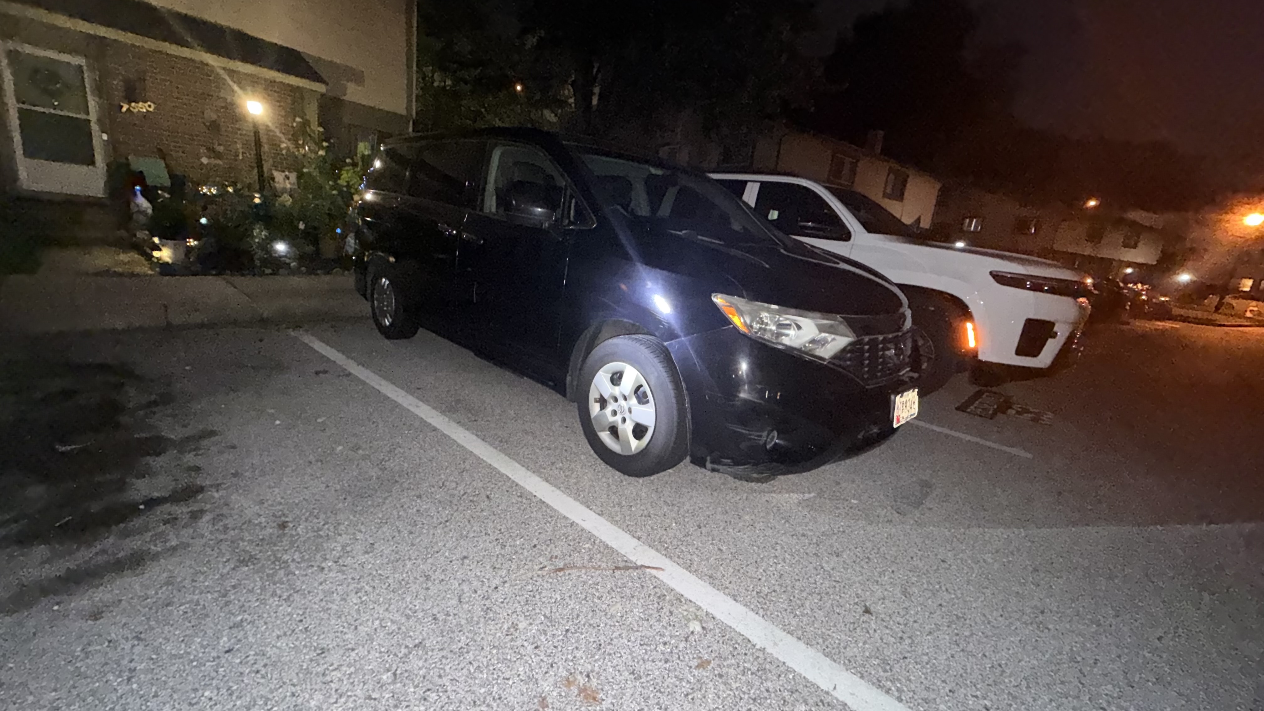 Used 2012 Nissan Quest S FWD image 4