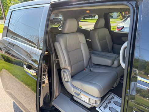 Used 2011 Honda Odyssey Touring image 17