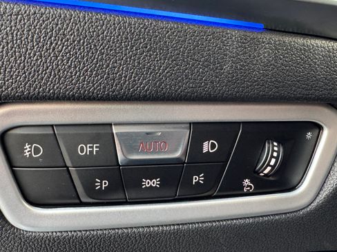 Used 2022 BMW 330i Sedan w/ M Sport Package image 29