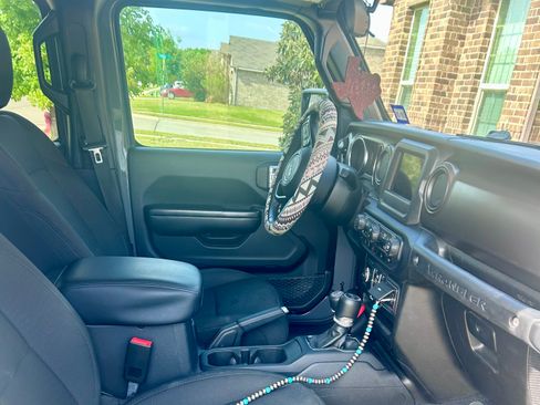 Used 2019 Jeep Wrangler Unlimited Sport S AWD/4WD image 8