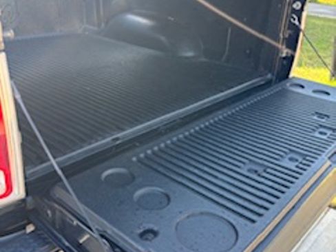 Used 2013 RAM 1500 Laramie RWD image 9