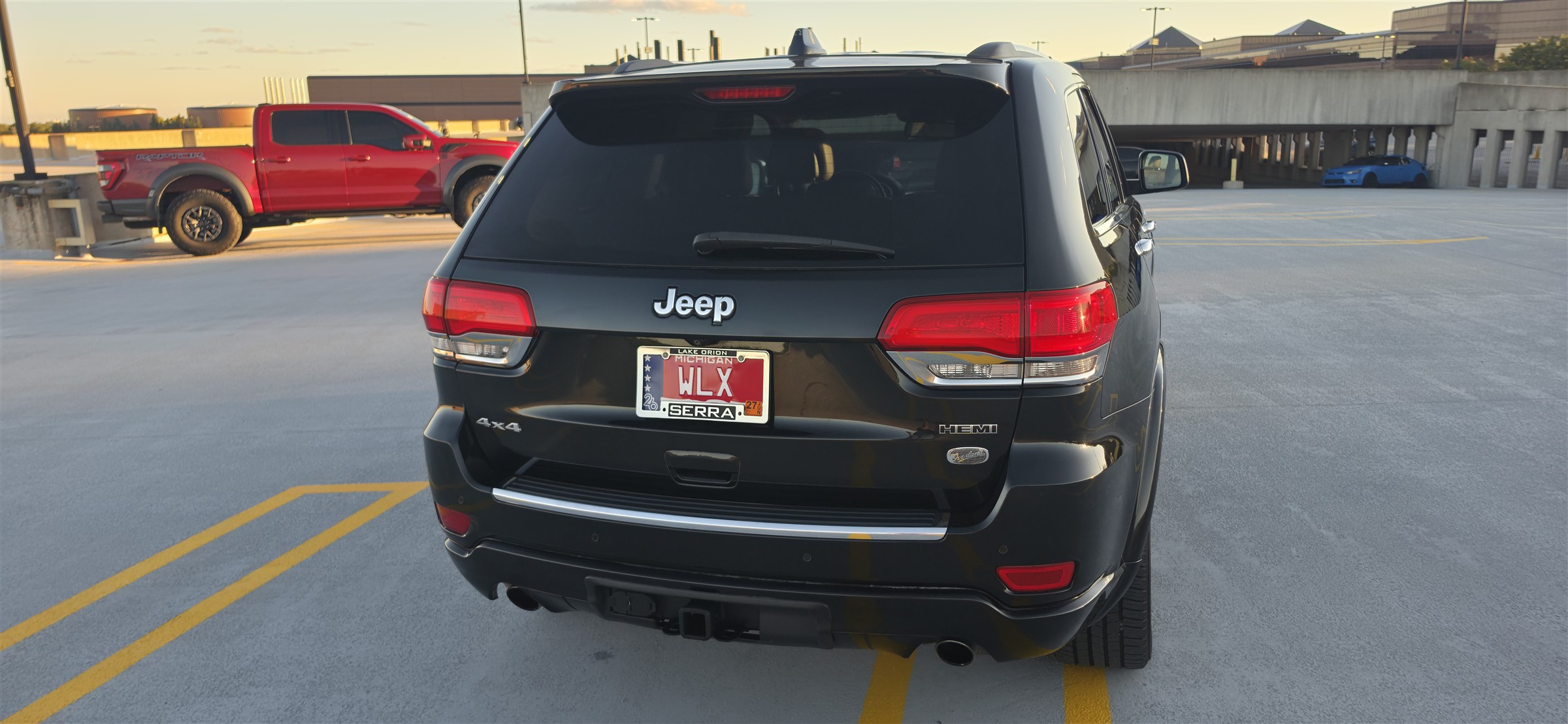 Used 2014 Jeep Grand Cherokee Overland AWD/4WD image 19