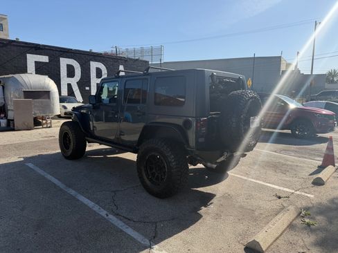 Used 2007 Jeep Wrangler Unlimited Rubicon w/ Dual Top Group image 9