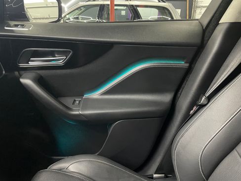 Used 2019 Jaguar F-PACE S image 13