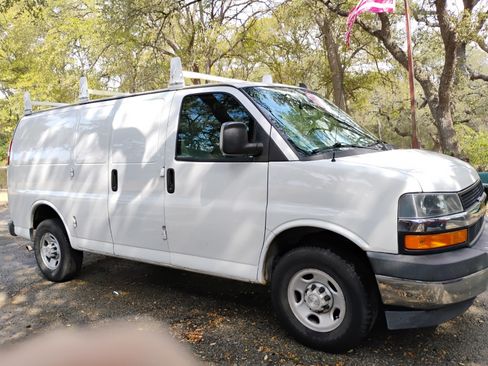 Used 2019 Chevrolet Express 3500 w/ Driver Convenience Package image 1