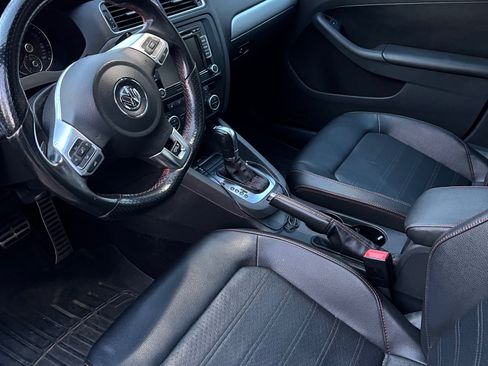 Used 2013 Volkswagen Jetta GLI Autobahn image 11