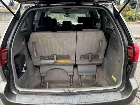 Used 2005 Toyota Sienna LE image 10