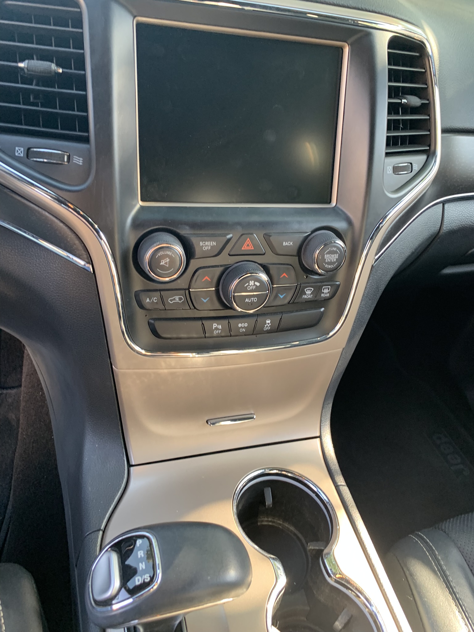 Used 2015 Jeep Grand Cherokee Limited w/ Luxury Group II AWD/4WD image 8