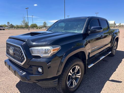 Used 2018 Toyota Tacoma TRD Sport w/ Technology Package AWD/4WD image 8