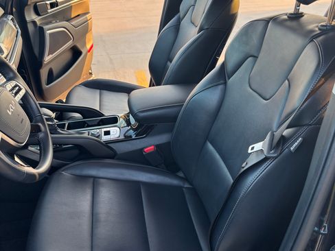 Used 2025 Kia Telluride LX image 30