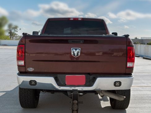 Used 2018 RAM 2500 Tradesman w/ Chrome Appearance Group image 8