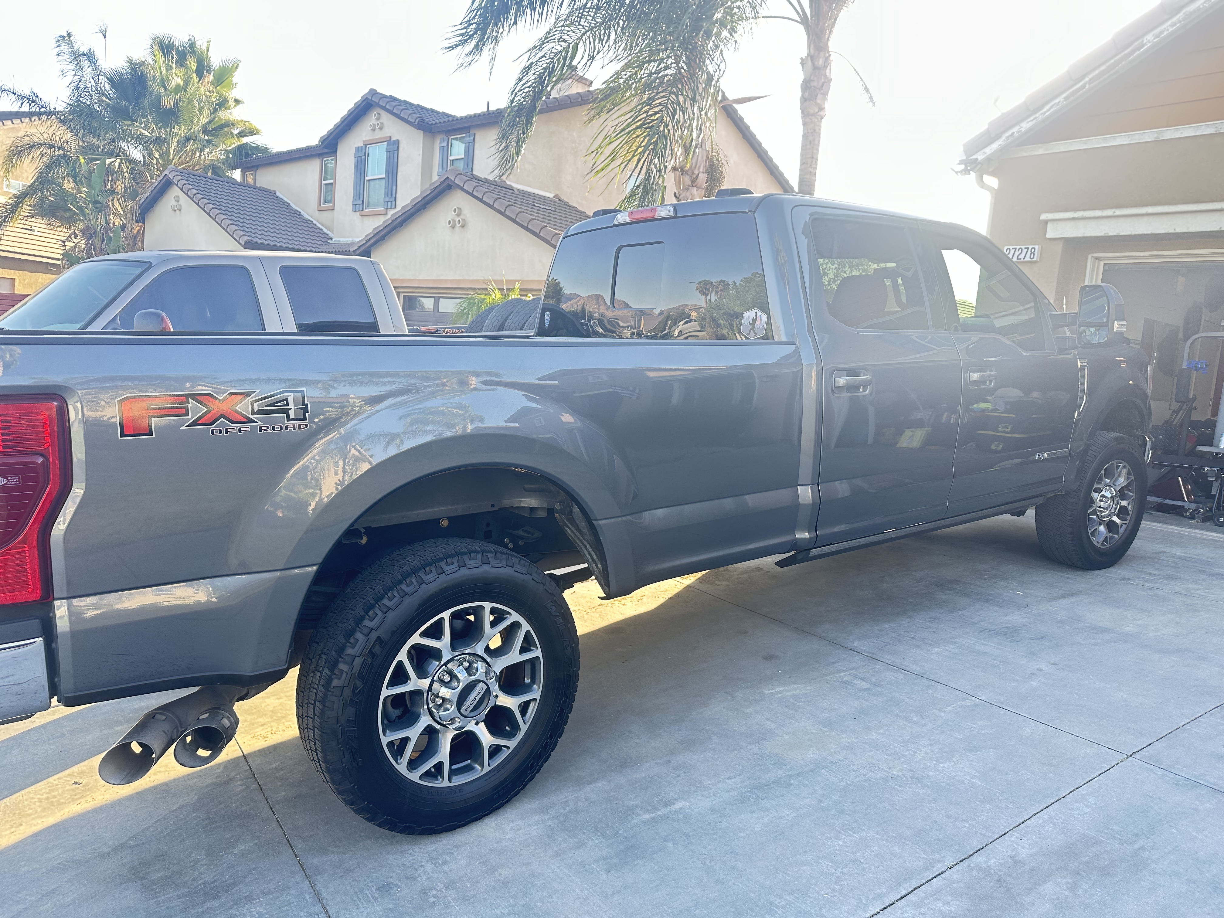 Used 2022 Ford F350 Lariat w/ Lariat Ultimate Package AWD/4WD image 5