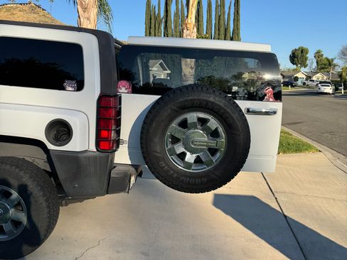Used 2007 HUMMER H3 AWD/4WD image 9