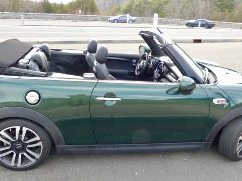 Used 2019 MINI Cooper S image 26