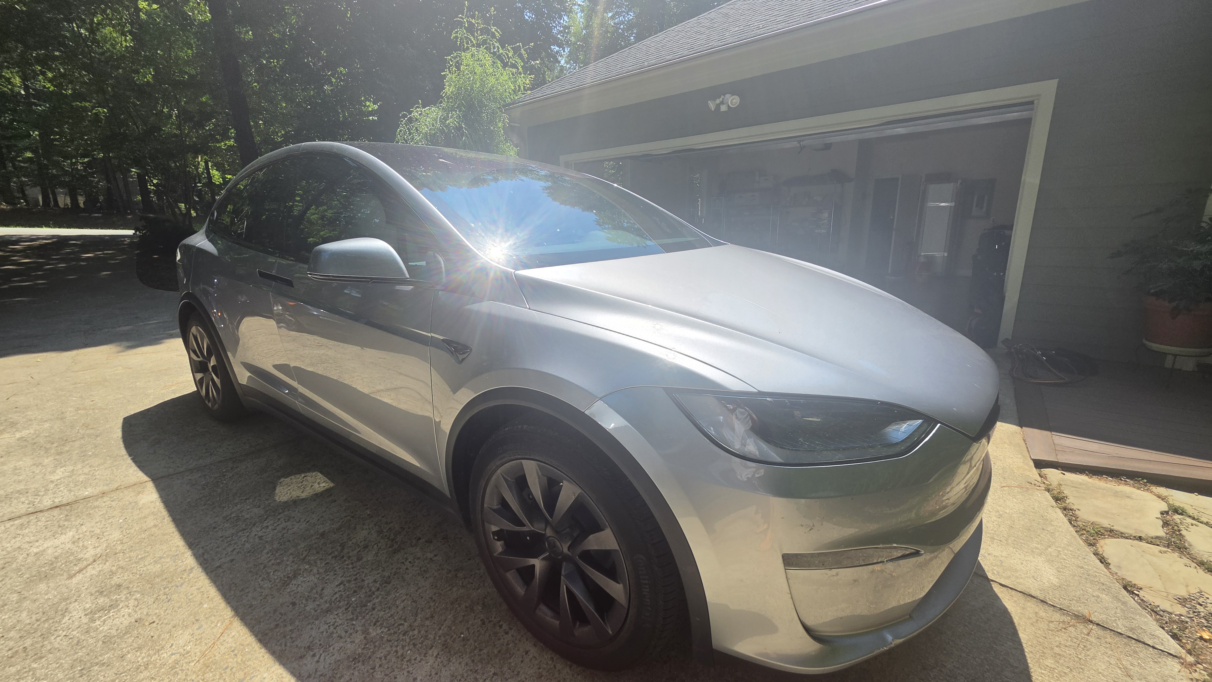 Used 2024 Tesla Model X AWD/4WD image 1