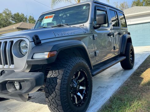 Used 2018 Jeep Wrangler Unlimited Sport S image 2