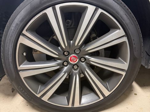 Used 2018 Jaguar F-PACE Prestige image 8