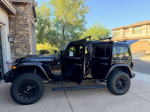 Used 2022 Jeep Wrangler Unlimited Rubicon 4xe w/ Steel Bumper Group AWD/4WD image 14