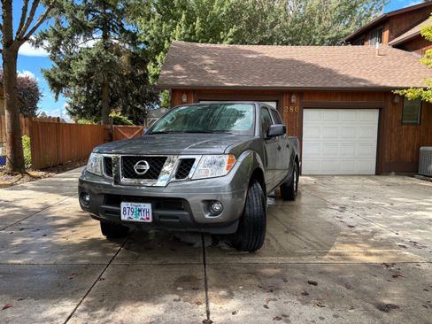 Used 2019 Nissan Frontier SV w/ Value Truck Package image 4