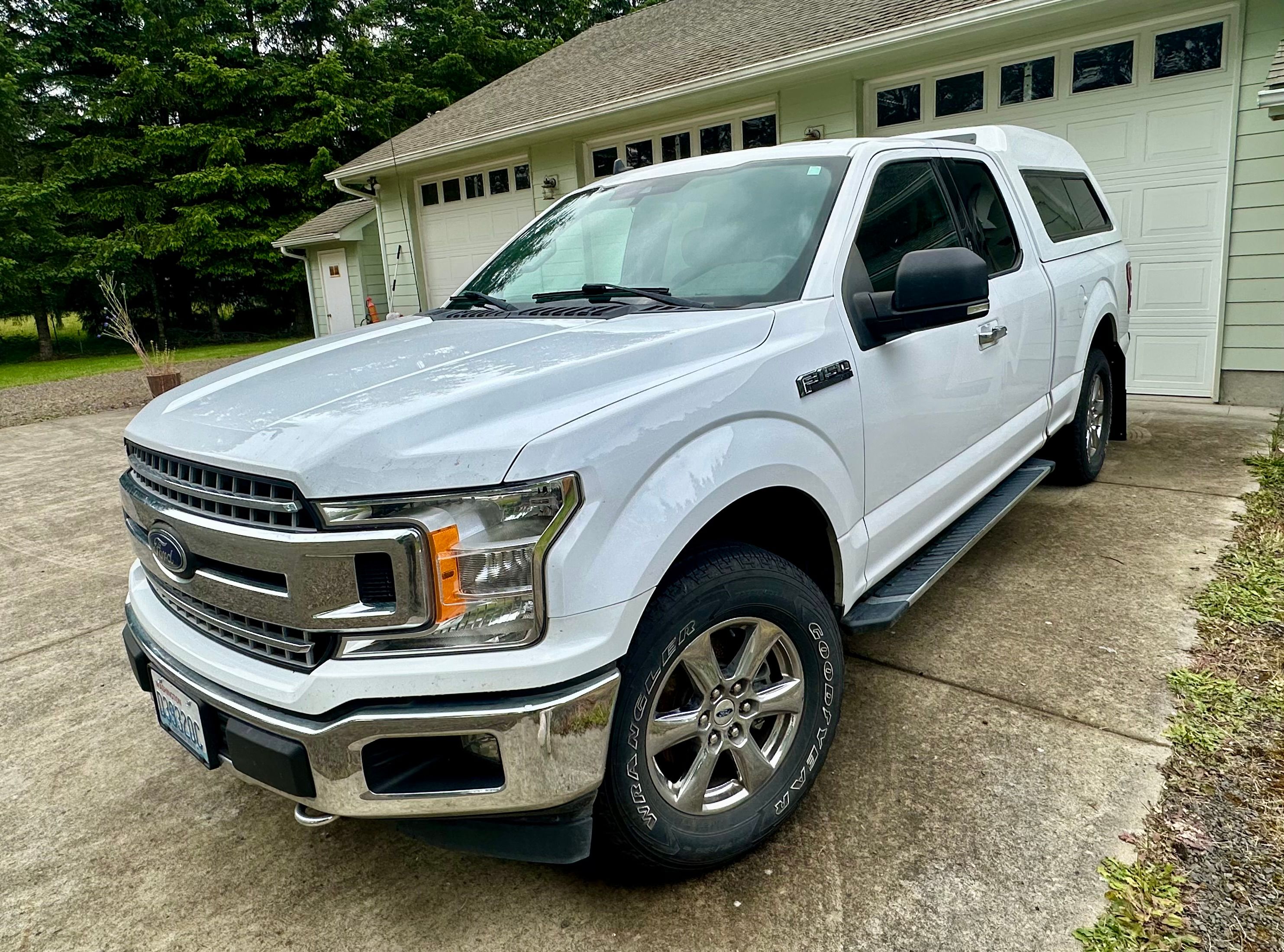 Used 2019 Ford F150 XLT w/ Equipment Group 302A Luxury AWD/4WD image 2