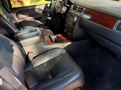 Used 2012 Chevrolet Tahoe LTZ AWD/4WD image 15