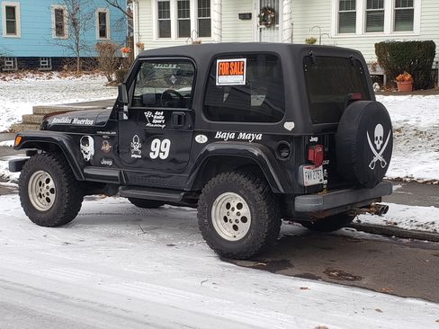 Used 1999 Jeep Wrangler Sahara image 2