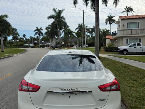Used 2018 Maserati Ghibli image 11