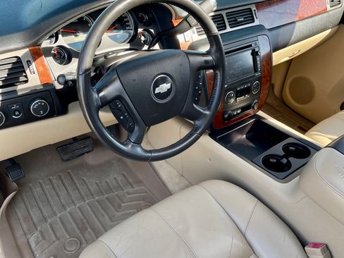 Used 2008 Chevrolet Tahoe 4WD Hybrid image 2