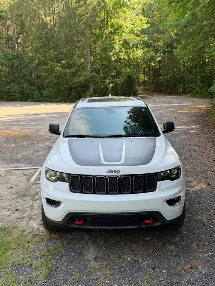 Used 2017 Jeep Grand Cherokee Trailhawk AWD/4WD image 1