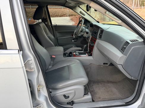 Used 2006 Jeep Grand Cherokee Limited image 13