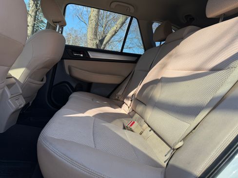 Used 2019 Subaru Outback 2.5i Premium image 20