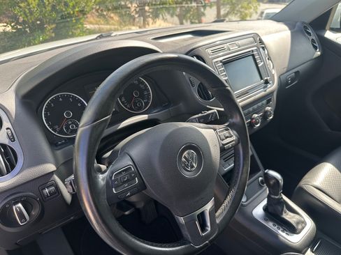 Used 2017 Volkswagen Tiguan Wolfsburg Edition FWD image 21